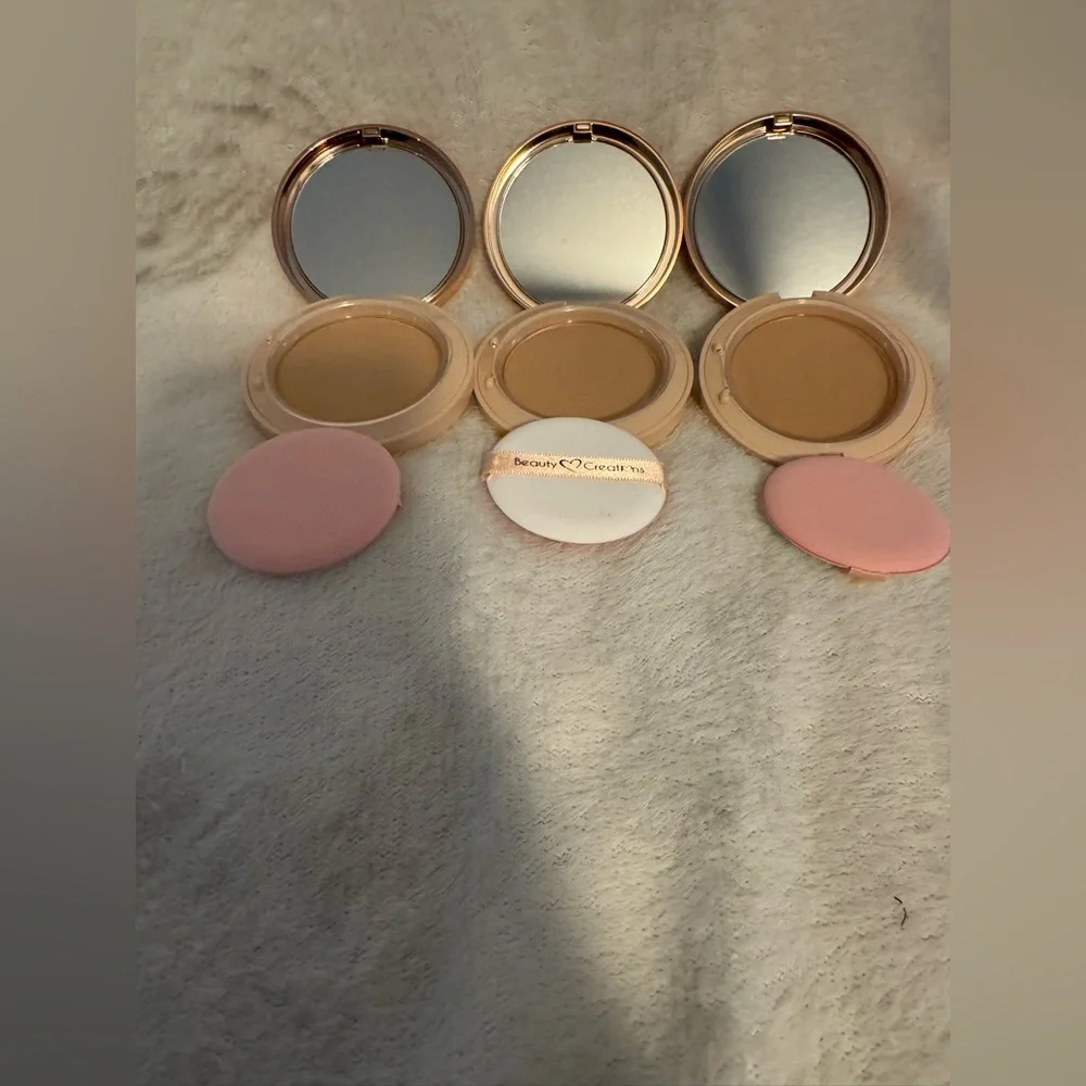 NIB Bundle of BEAUTY CREATIONS Powder Foundation and Loose Setting Powder